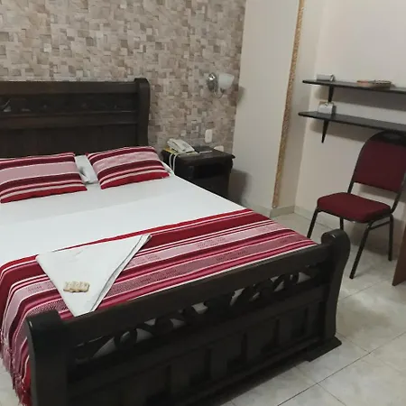 Mariand Plaza Hotel *